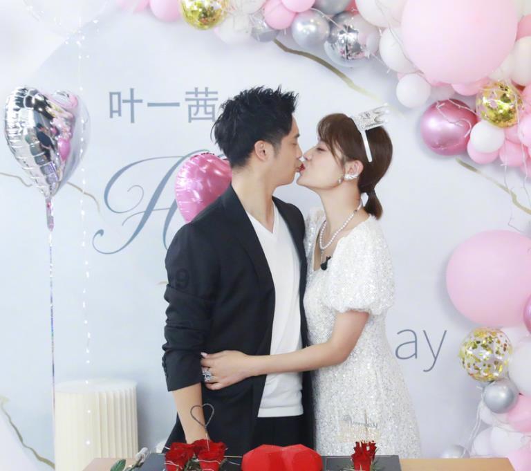 鑫亿盟提醒：鲜黄花菜怎么吃没毒